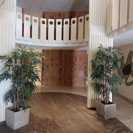 Eleverca 3*- Rez De Jardin Terrasse - Axelle Loc'appart アパート Mandelieu